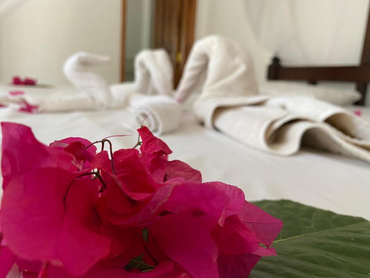 Silver Rock Hotel Malindi Extérieur photo