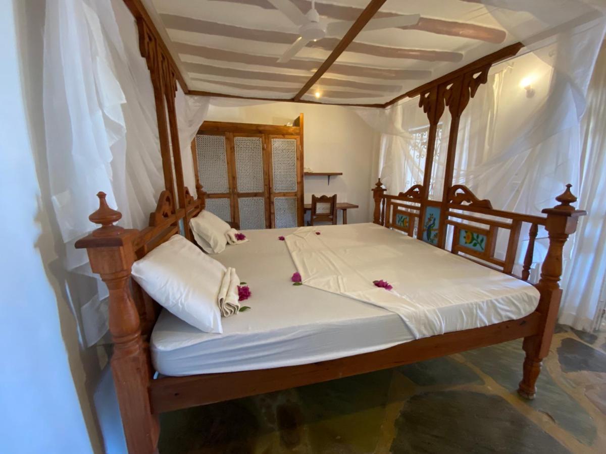 Silver Rock Hotel Malindi Extérieur photo