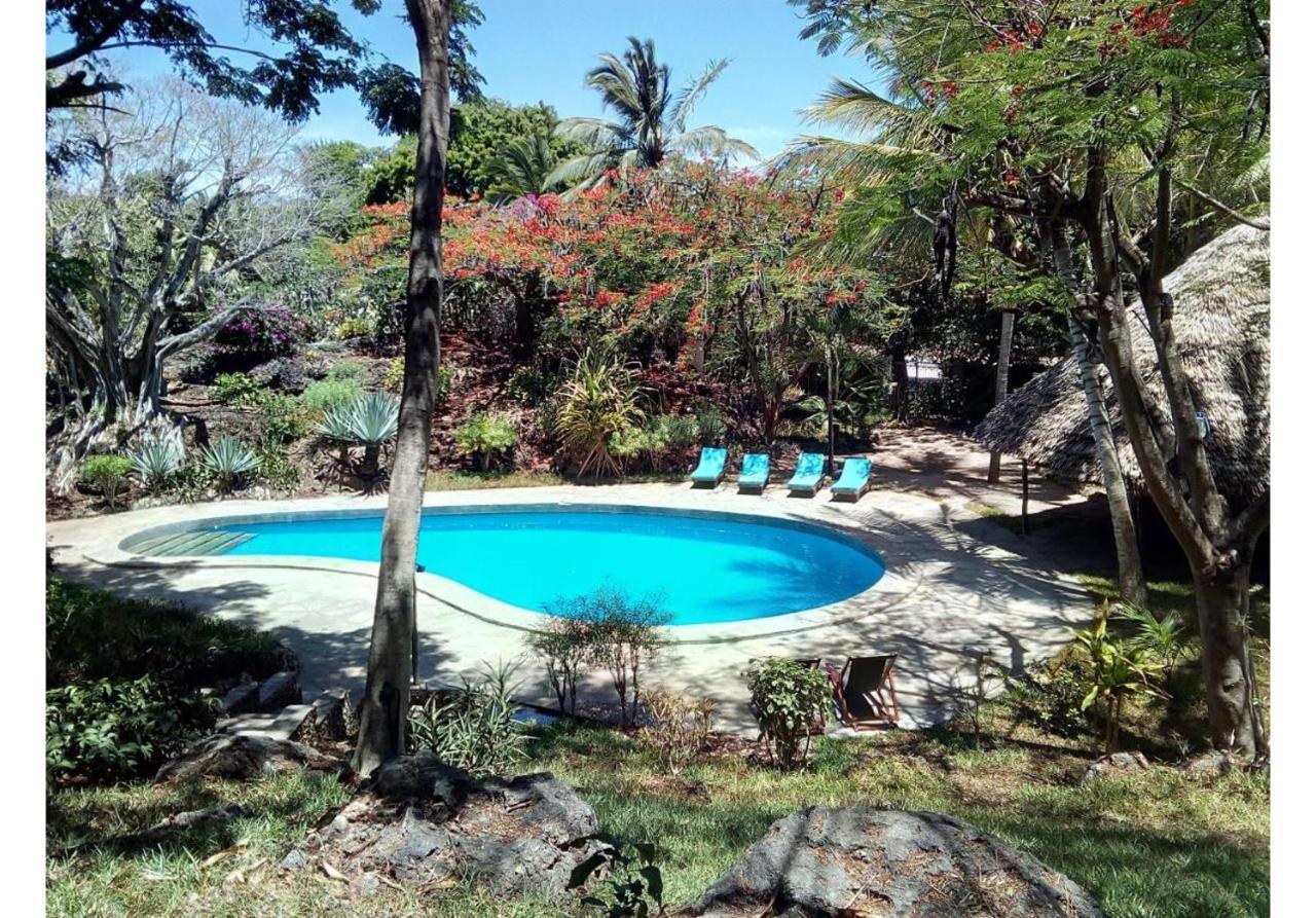 Silver Rock Hotel Malindi Extérieur photo